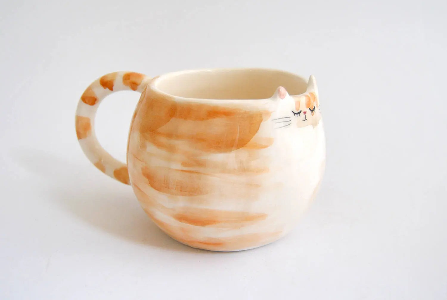 Sleepy Cat Mug – Painted Ceramic Gift BoopCup